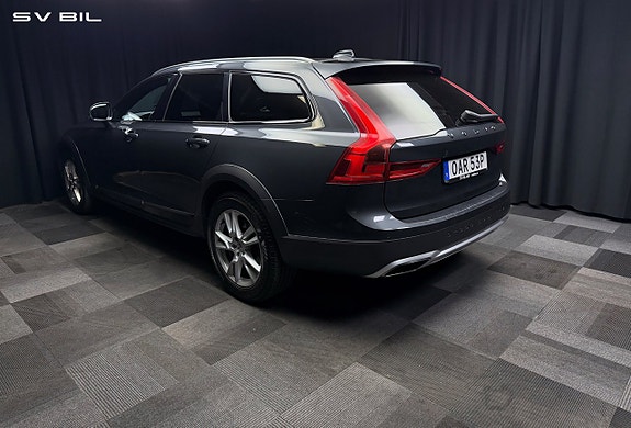 Volvo V90 Cross Country 7 of 30