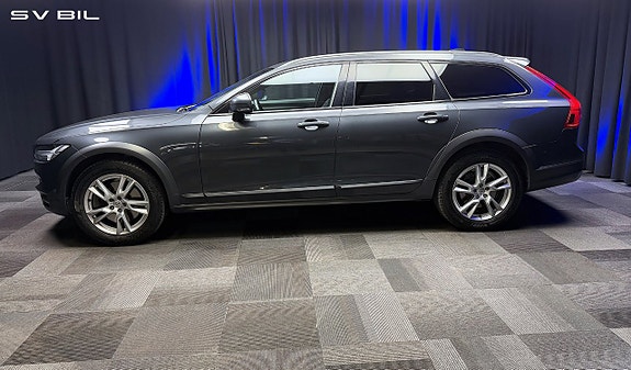 Volvo V90 Cross Country 8 of 30