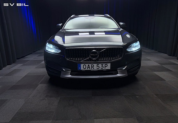 Volvo V90 Cross Country 4 of 5