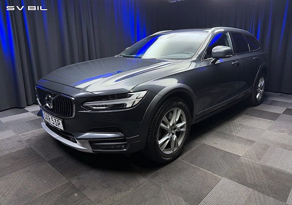Volvo V90 Cross Country 9 of 30