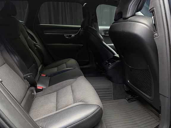 Volvo V90 Cross Country 14 of 30