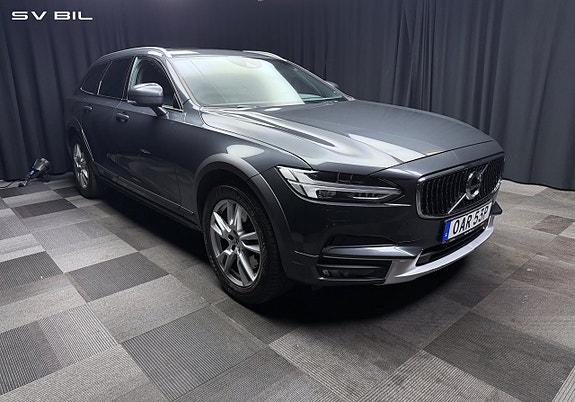 Volvo V90 Cross Country 3 of 5