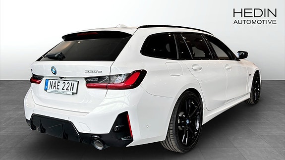 BMW 330xd 2 of 9