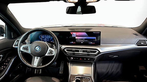 BMW 330xd 4 of 9