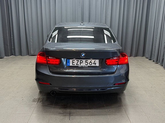 BMW 318d 3 of 17