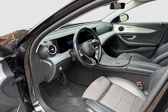 Mercedes-Benz E300 7 of 12