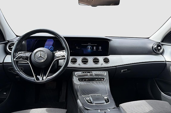 Mercedes-Benz E300 9 of 12