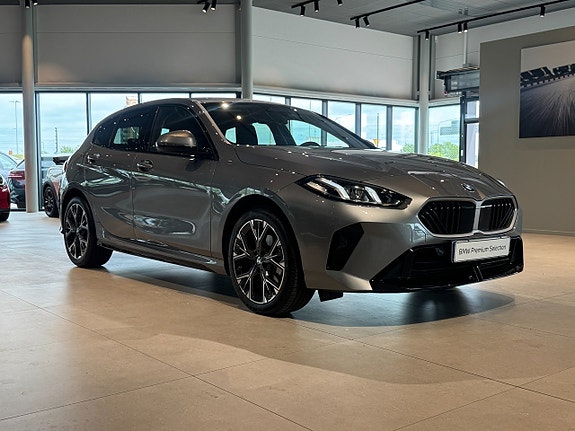 BMW 120 3 of 5