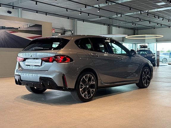 BMW 120 4 of 5