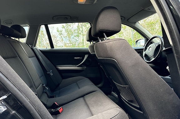 BMW 320d 12 of 12