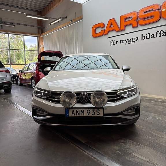 Volkswagen Passat Alltrack 6 of 11