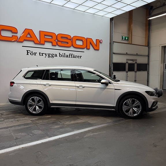 Volkswagen Passat Alltrack 3 of 5