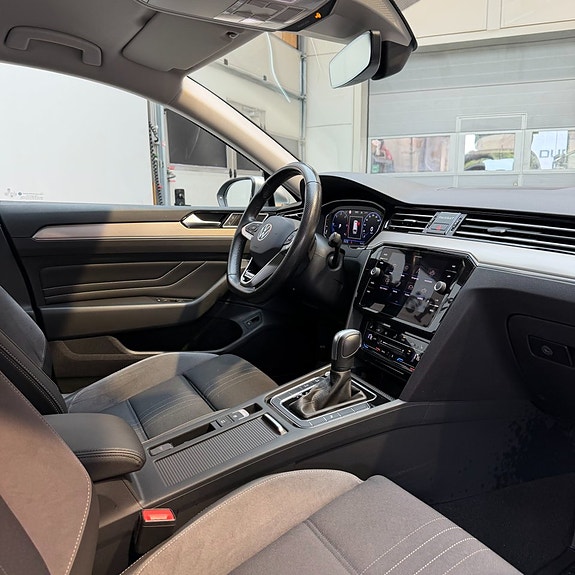 Volkswagen Passat Alltrack 11 of 11