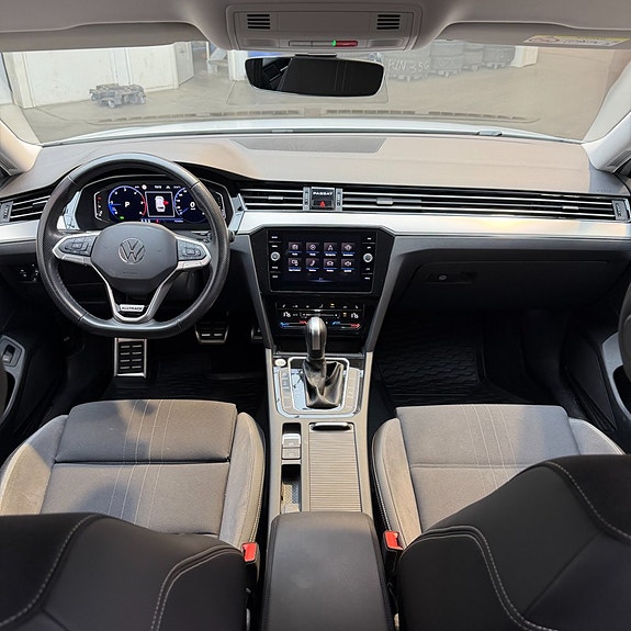 Volkswagen Passat Alltrack 9 of 11