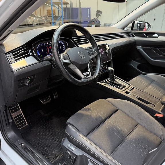Volkswagen Passat Alltrack 8 of 11