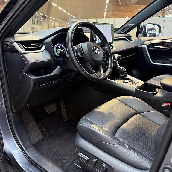 Toyota RAV4 8 of 11