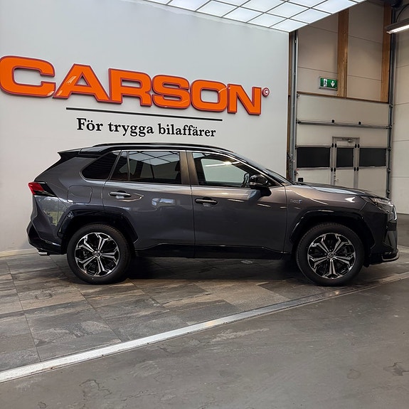 Toyota RAV4 3 of 11