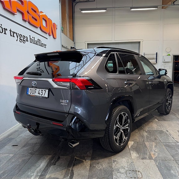 Toyota RAV4 4 of 11