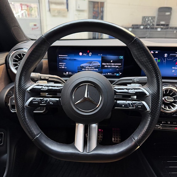 Mercedes-Benz CLA250 e 10 of 11