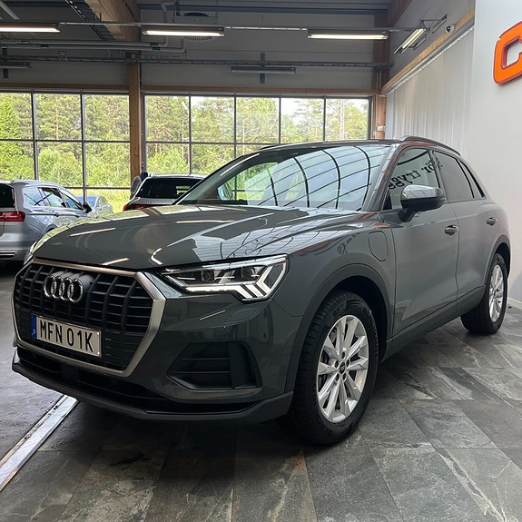 Audi Q3 6 of 12