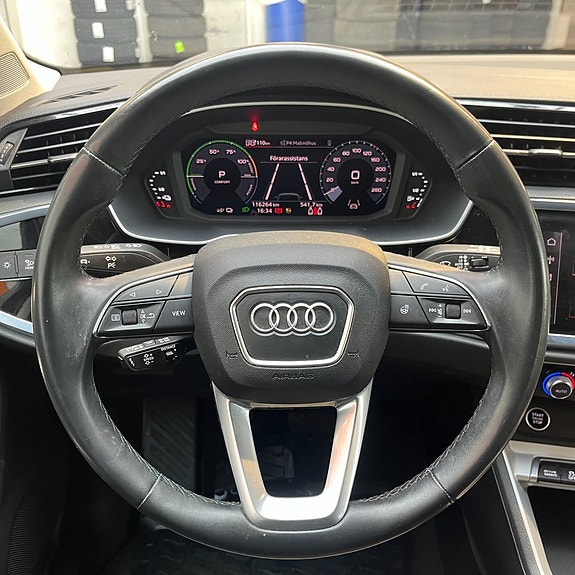 Audi Q3 11 of 12