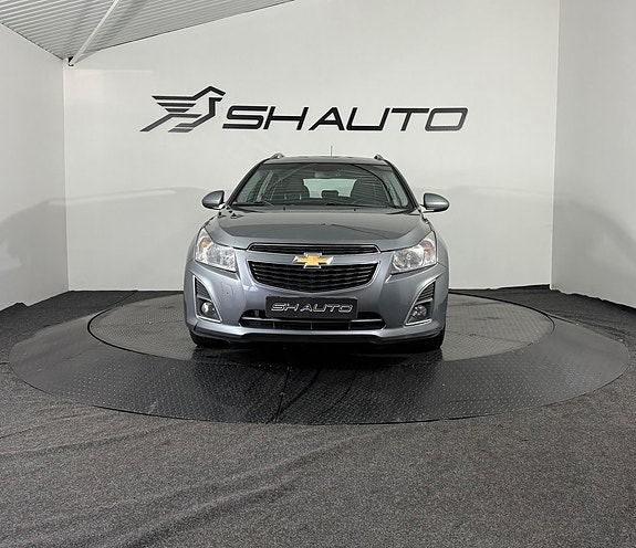 Chevrolet Cruze 2 of 18