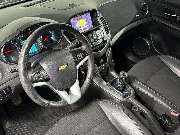Chevrolet Cruze 9 of 18