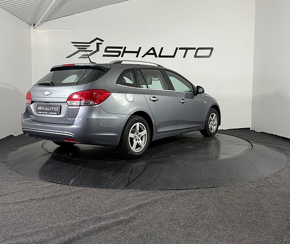 Chevrolet Cruze 5 of 18