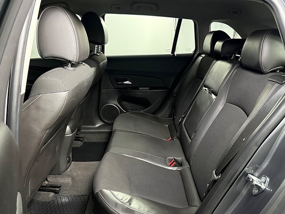 Chevrolet Cruze 11 of 18