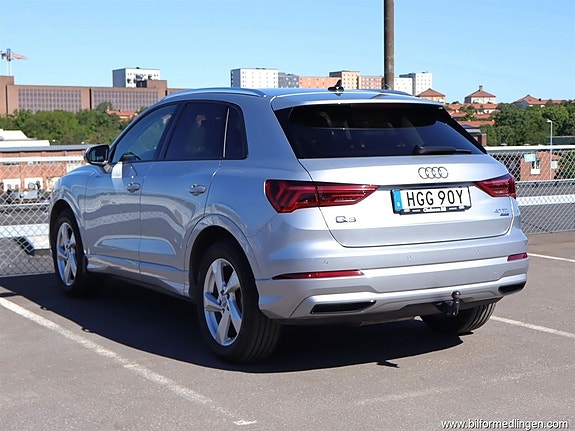 Audi Q3 3 of 5