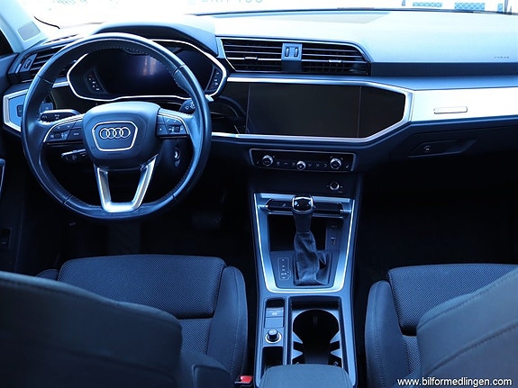 Audi Q3 6 of 24