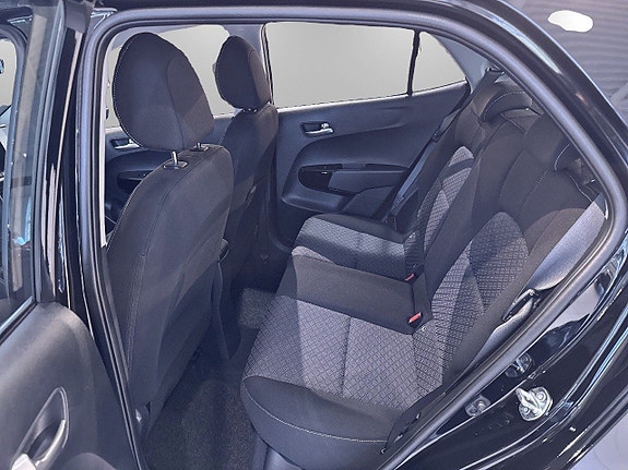 Kia Picanto 9 of 21