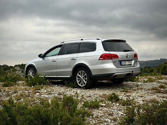 Volkswagen Passat Alltrack 4 of 5