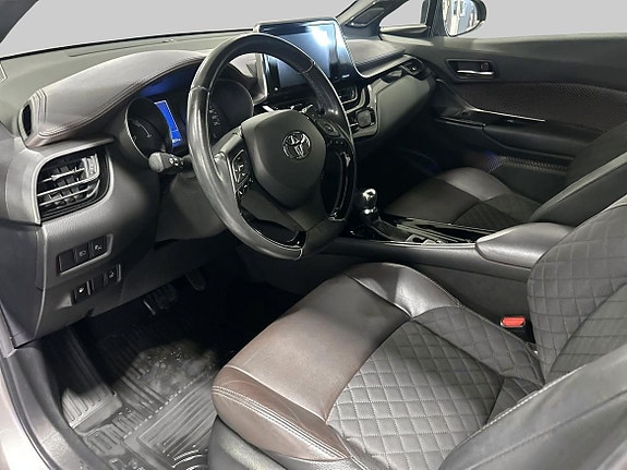 Toyota C-HR 13 of 23
