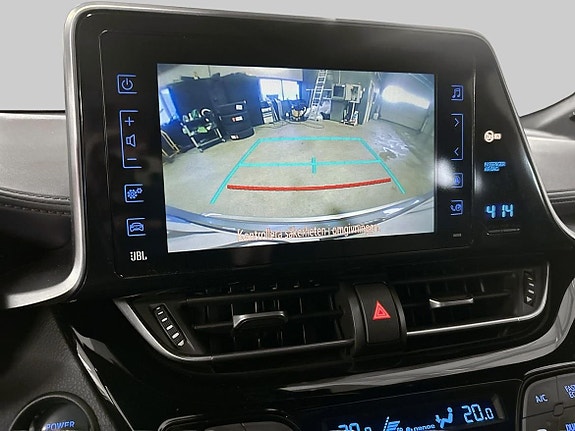 Toyota C-HR 16 of 23