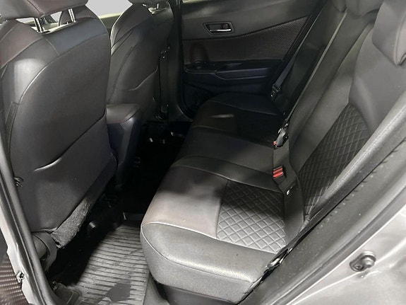 Toyota C-HR 10 of 23