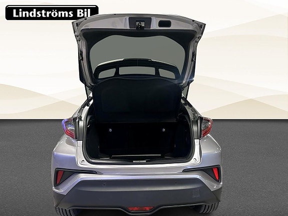 Toyota C-HR 12 of 23