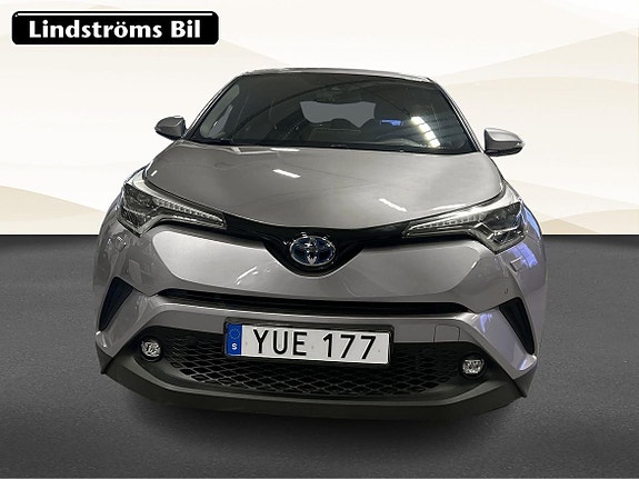 Toyota C-HR 8 of 23