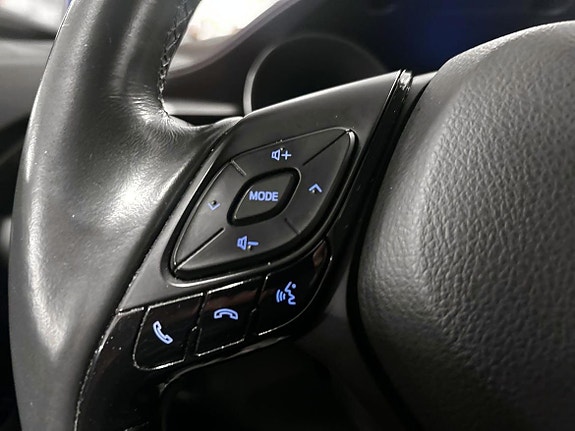 Toyota C-HR 19 of 23
