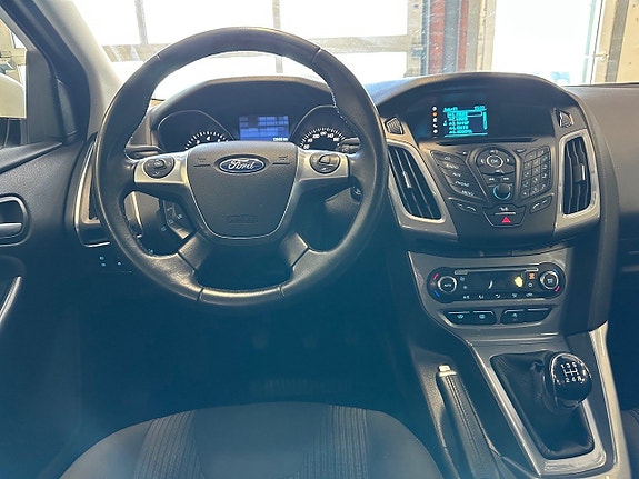 Ford Focus 9 of 19