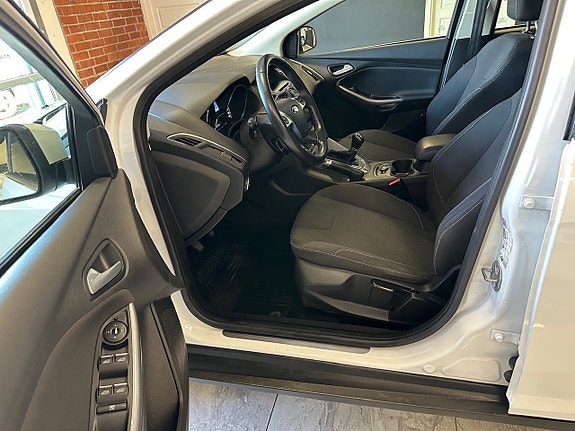 Ford Focus 14 of 19