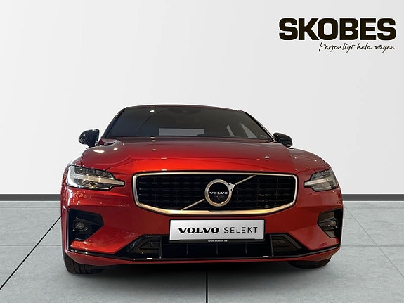 Volvo S60 2 of 5