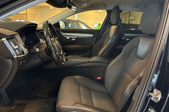 Volvo V90 10 of 17