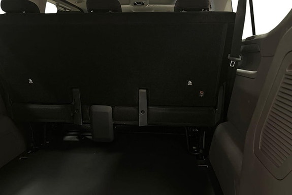 Volkswagen Transporter 9 of 15