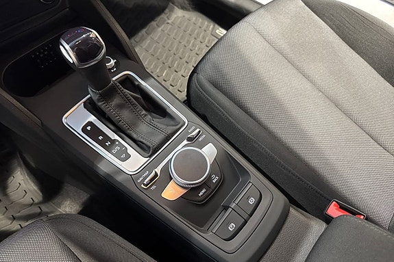 Audi Q2 16 of 18