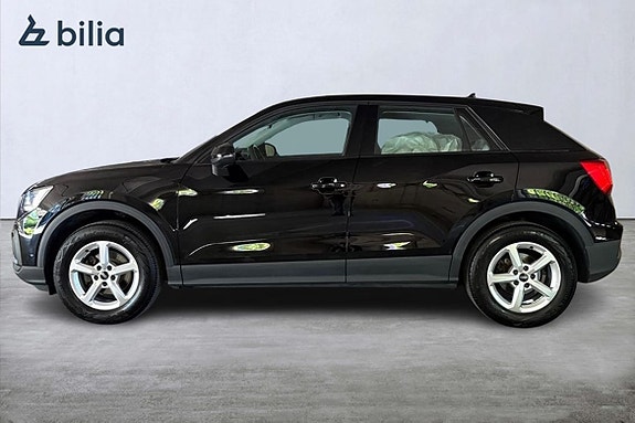Audi Q2 2 of 5