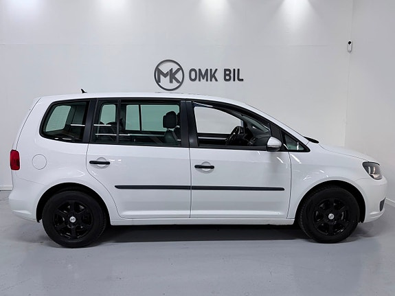 Volkswagen Touran 4 of 5