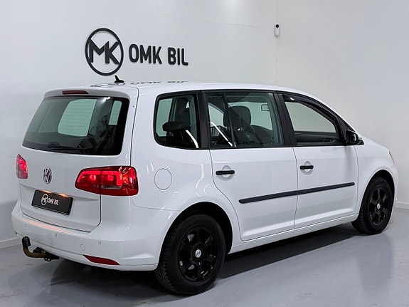 Volkswagen Touran 3 of 5