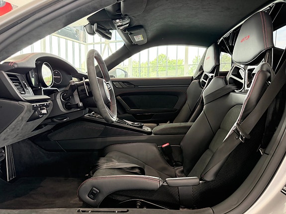 Porsche 911 GT3 9 of 22