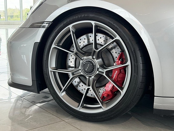 Porsche 911 GT3 7 of 22
